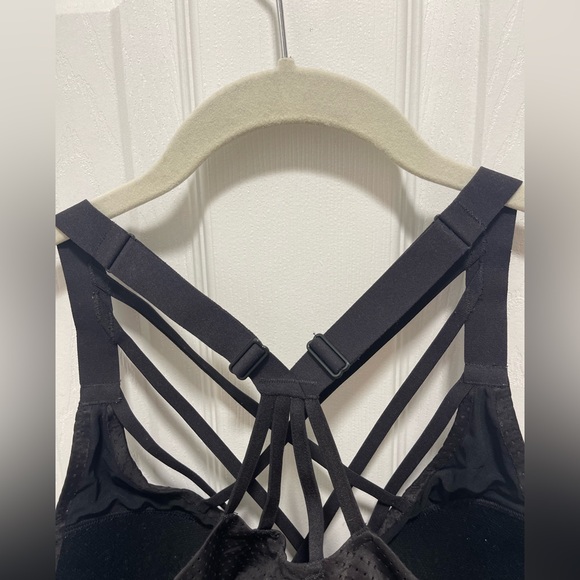 Victoria's Secret Black Strappy Sports Bra - Picture 5 of 8